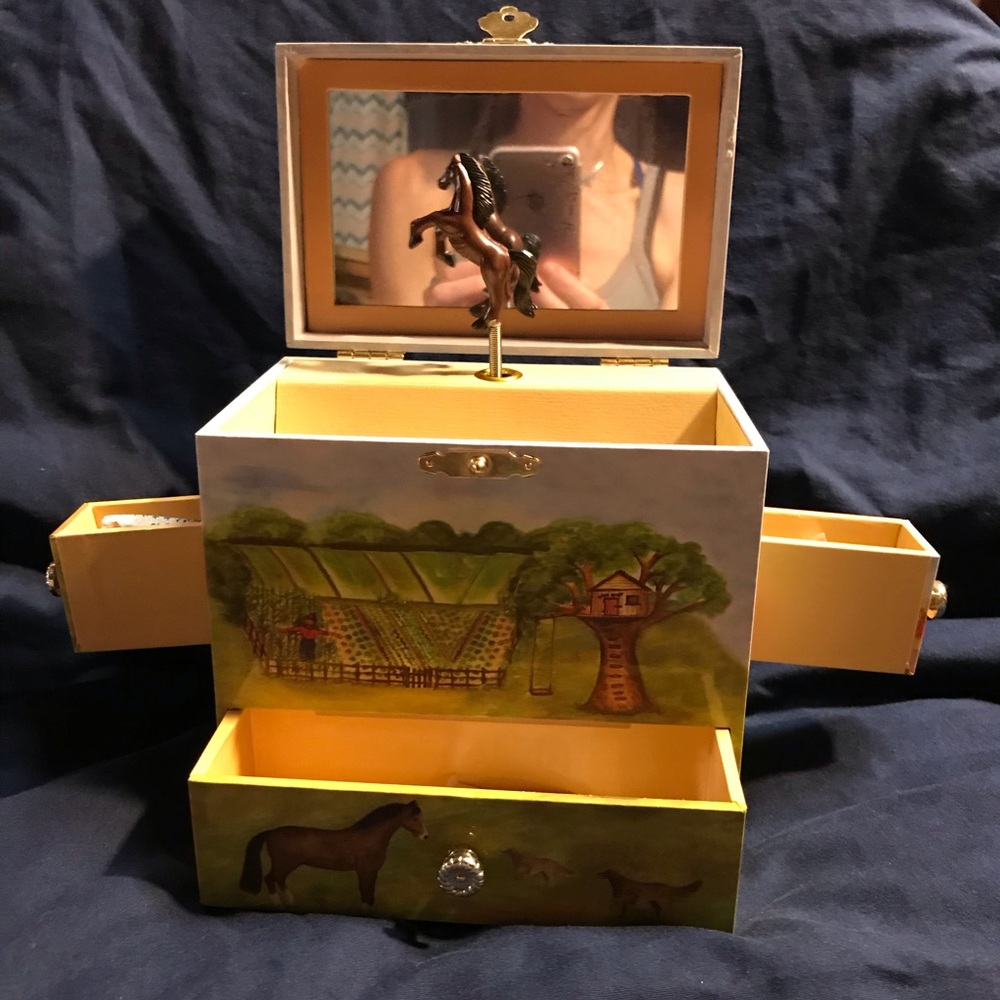 Music box - Picture 2 of 3